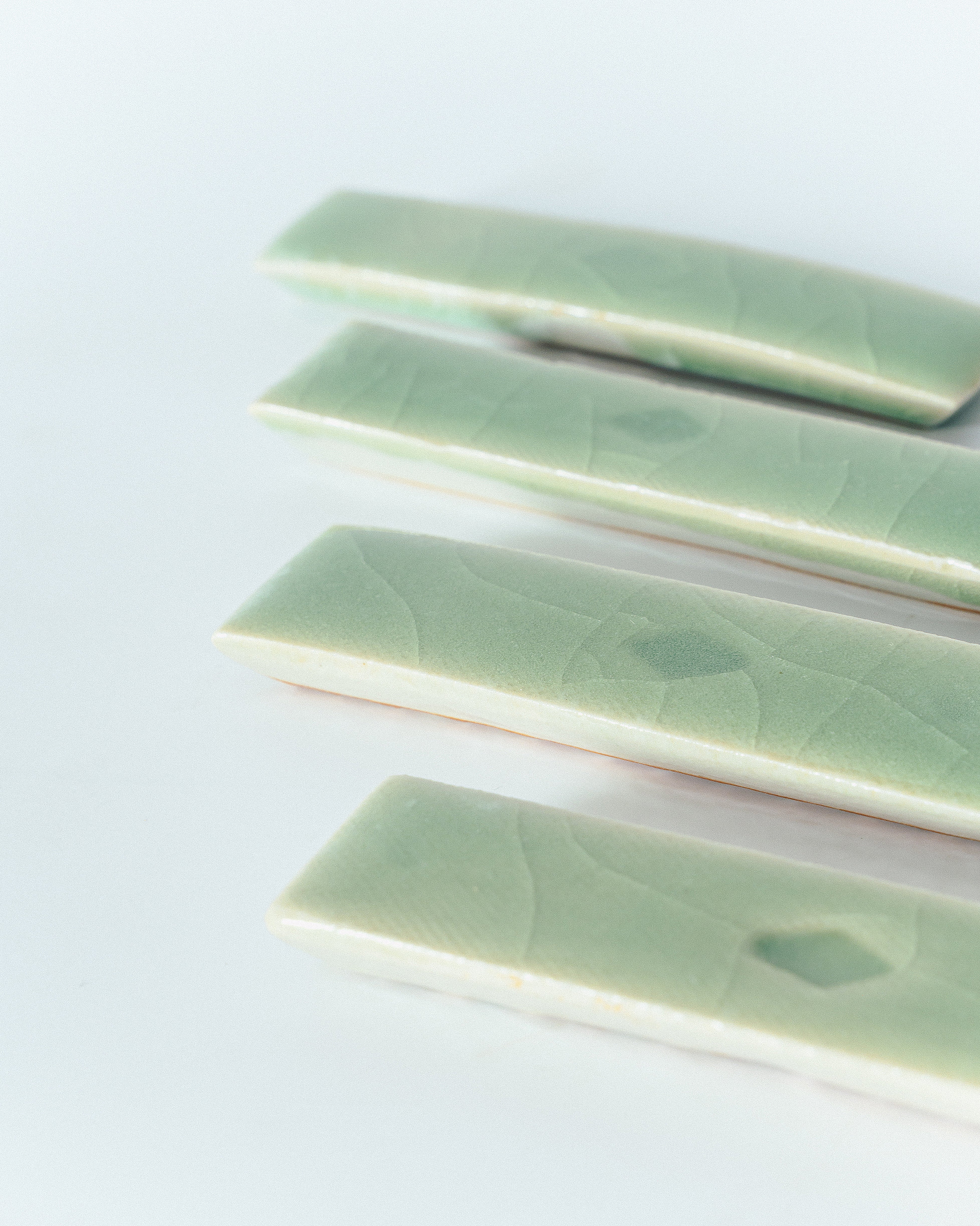 Ash-Glazed Cutlery Rest ((Set of 4))