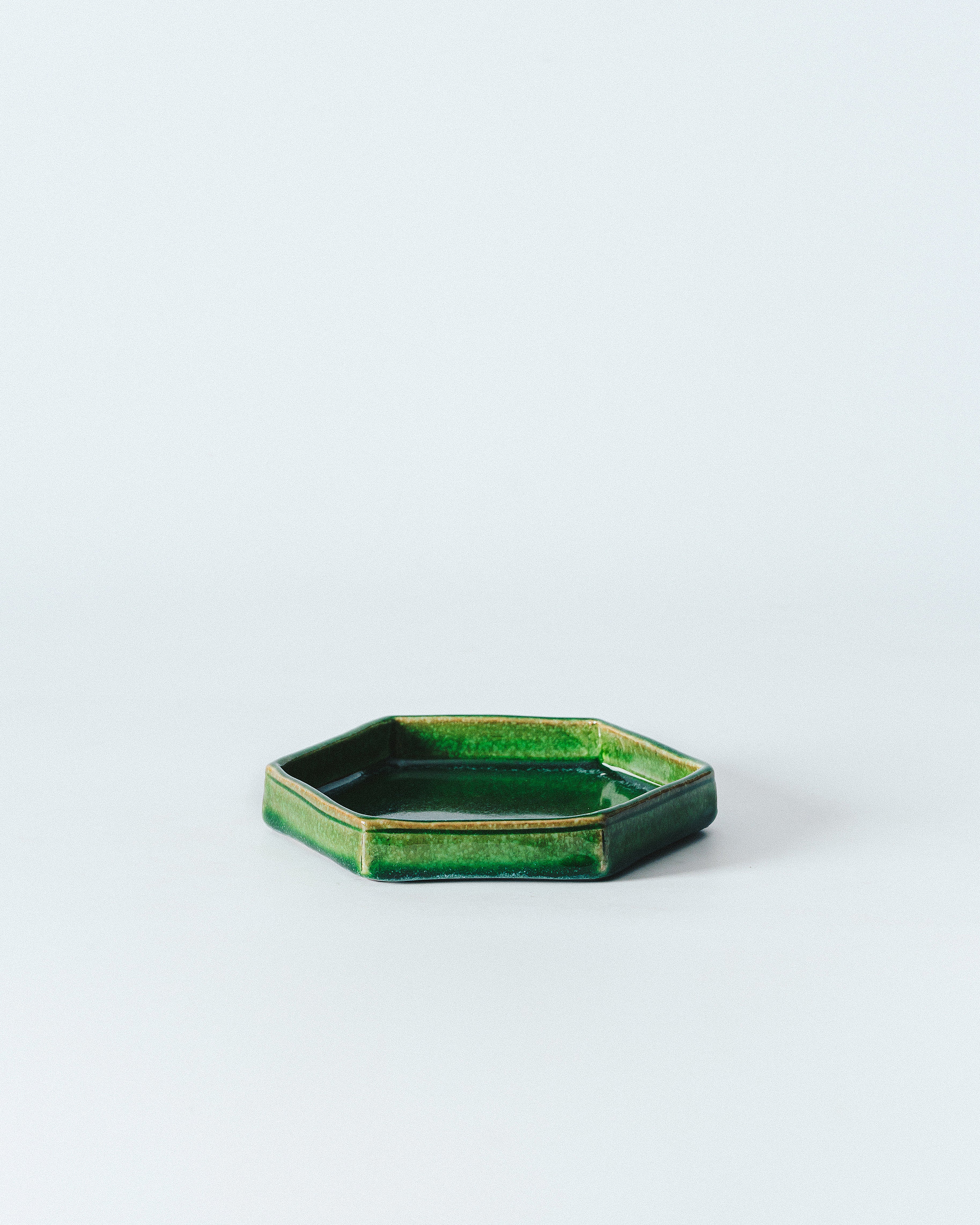 繁次緑釉六角皿釉